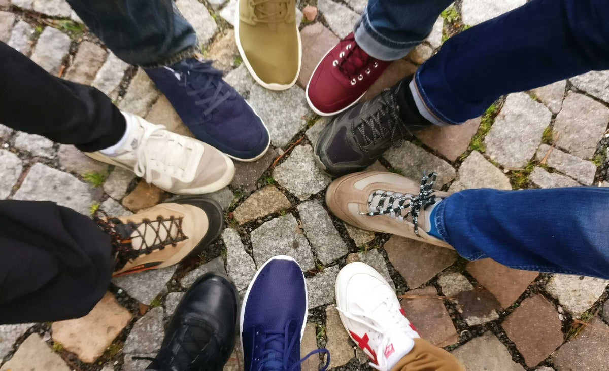 What type of Socks to wear with sneakers?