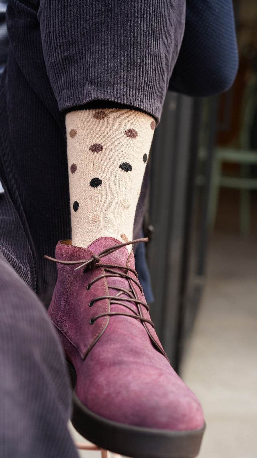 Men's Sand Dot Socks brown and black