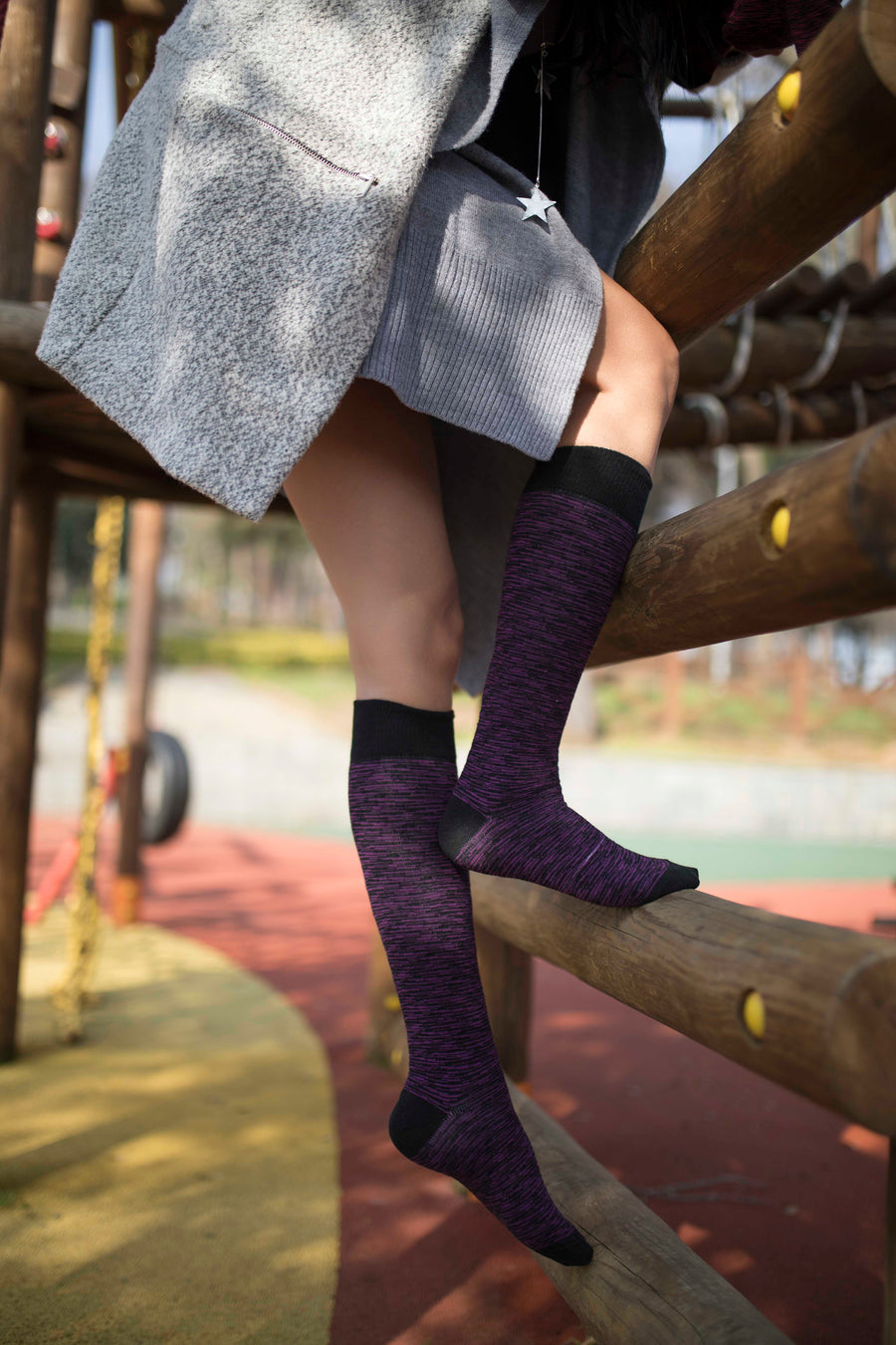 Women's Plum Grizzled Stripe Knee High Socks