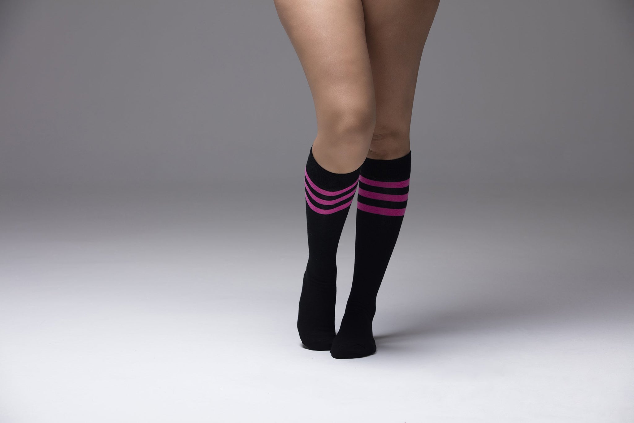 Women's Black Candy Stripe Knee High Socks